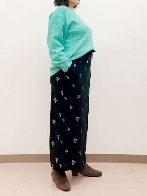 haruさんの「SHOO･LA･RUE｜【洗濯機可】お気に入りカラーを身にまとって　ふんわりゆるニット」を使ったコーディネート