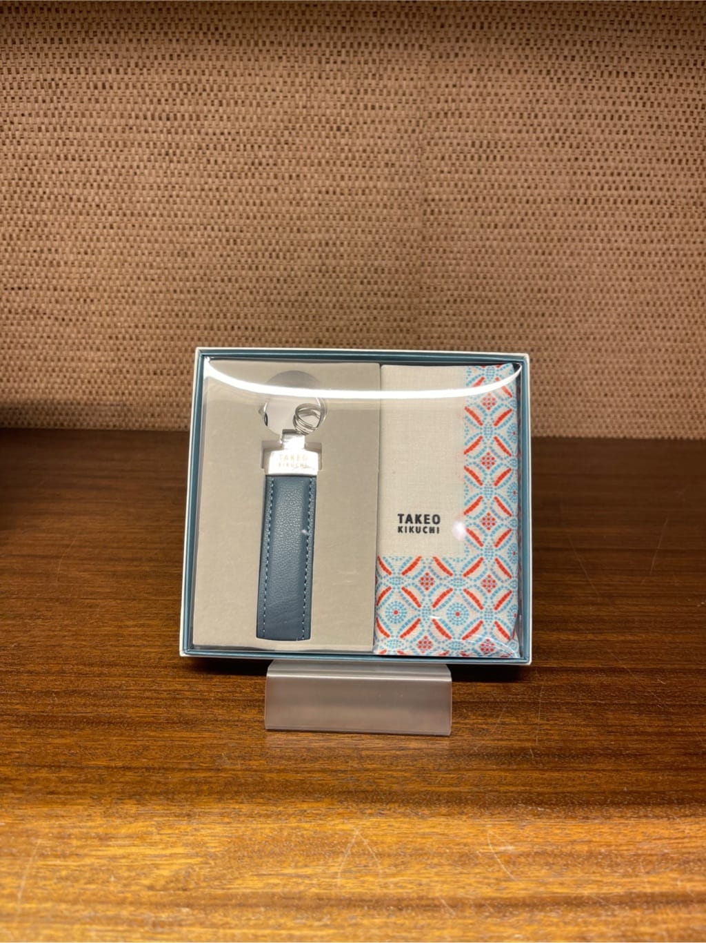 iwさんの「TAKEO KIKUCHI｜ハンカチキーホルダーセット」を使ったコーディネート