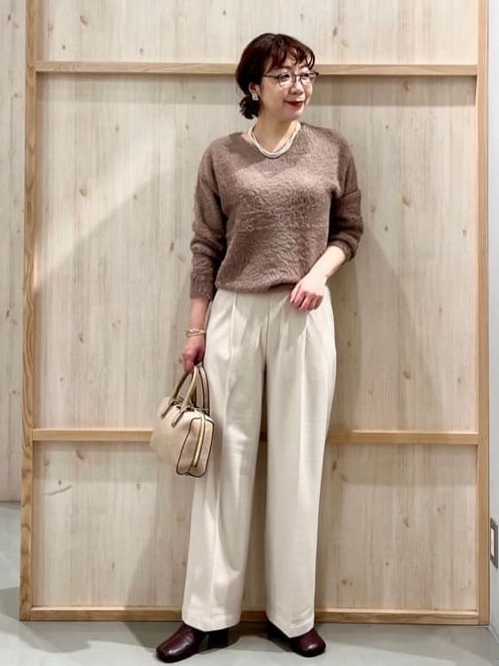 nakoさんの「THE SHOP TK｜【華やかで柔らか】ふわふわフェザーニット/洗える・前後2WAY」を使ったコーディネート