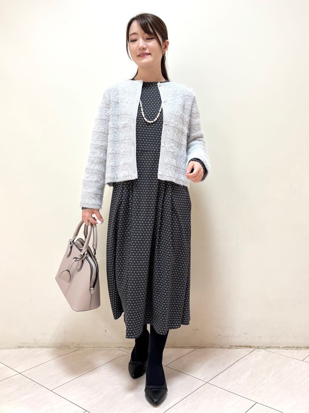 mikiさんの「Reflect｜【お食事会やお出かけに◎】ふんわりジャカード編みカーディガン」を使ったコーディネート