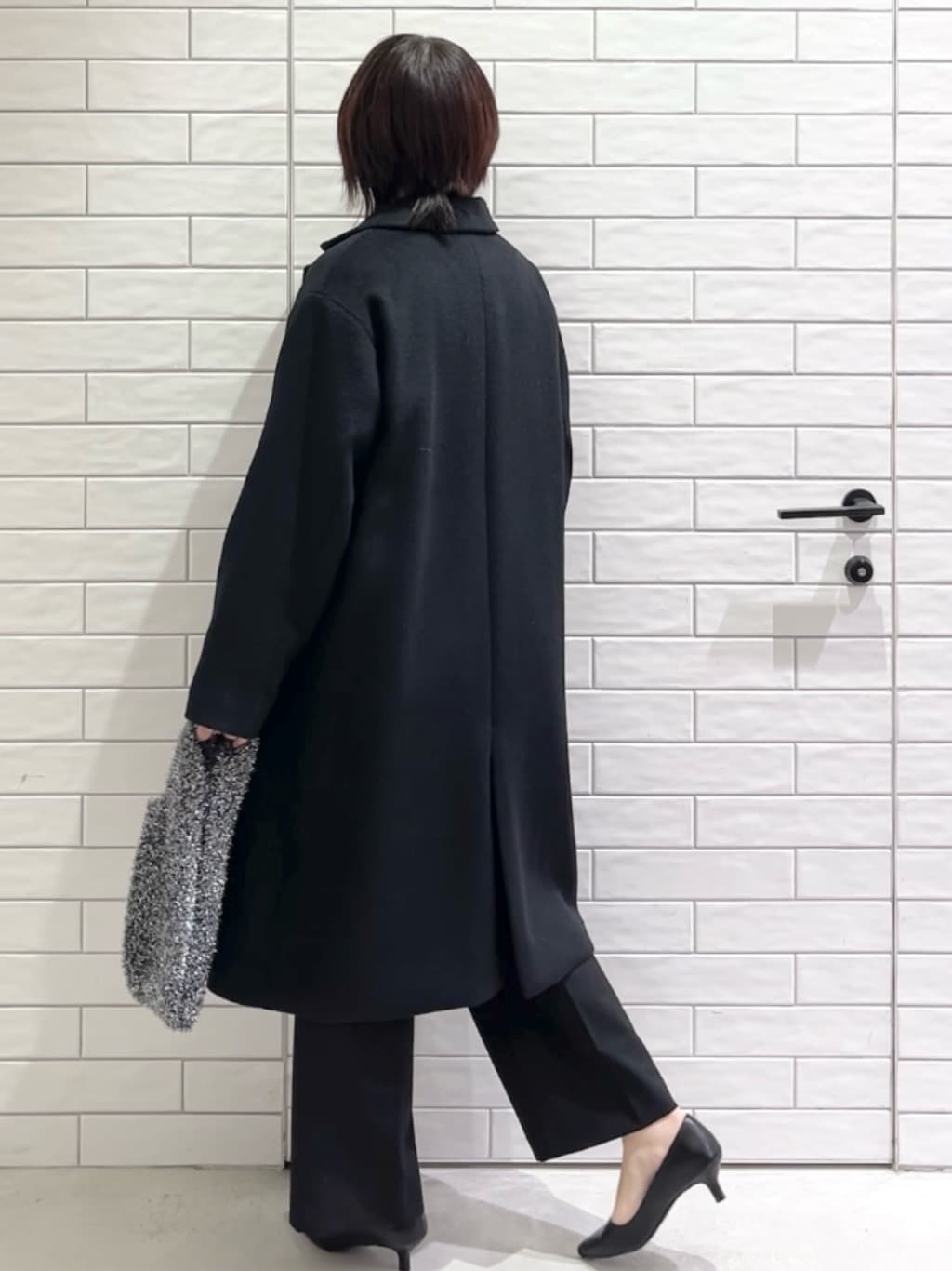 しおりさんの「OPAQUE.CLIP｜カシミヤブレンドウールチェスターコート」を使ったコーディネート