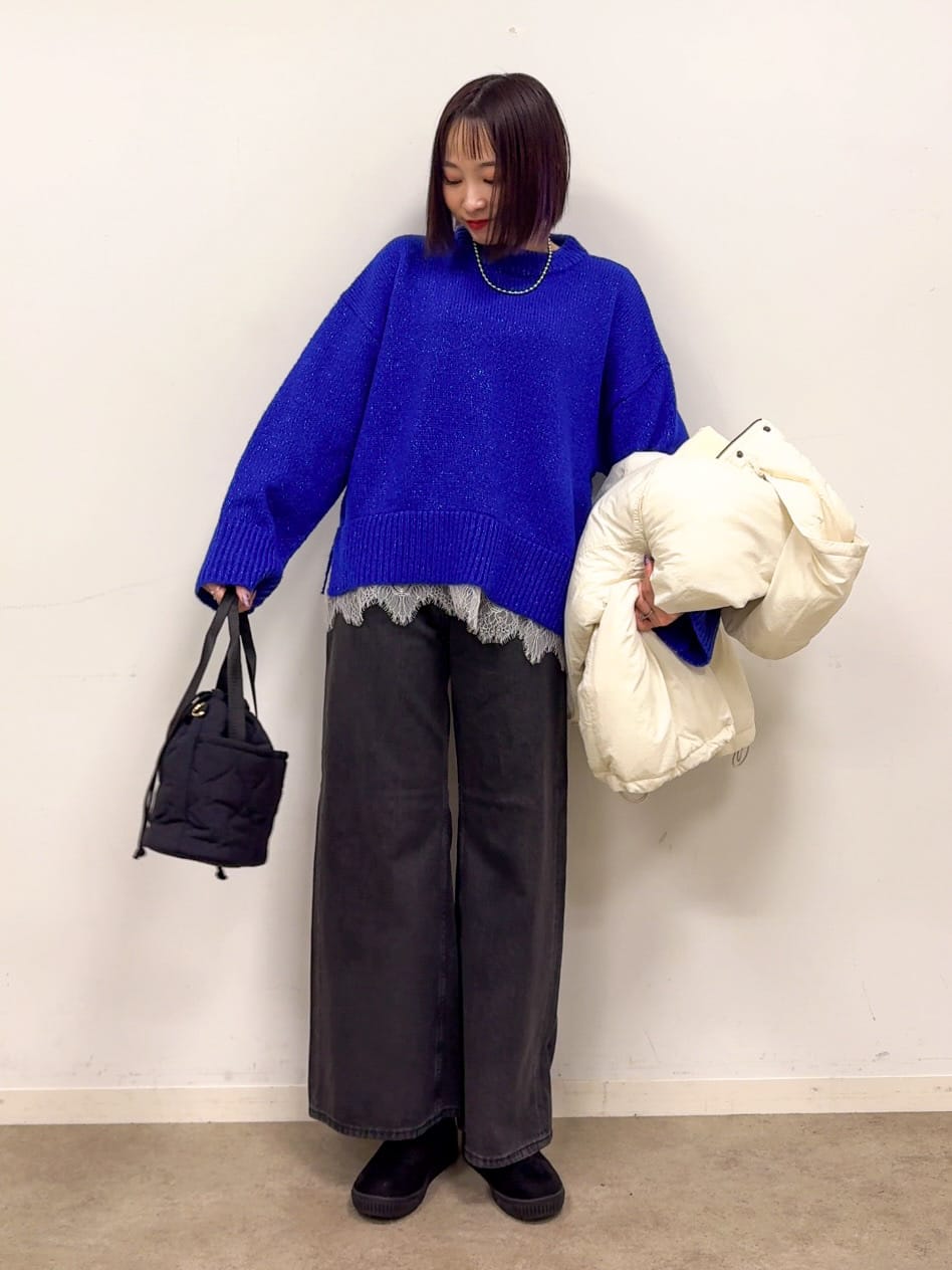 𝐜𝐡𝐢𝐤𝐚さんの「SHOO･LA･RUE｜【撥水/あったか】たっぷり着られる 中綿モンスターショートコート」を使ったコーディネート