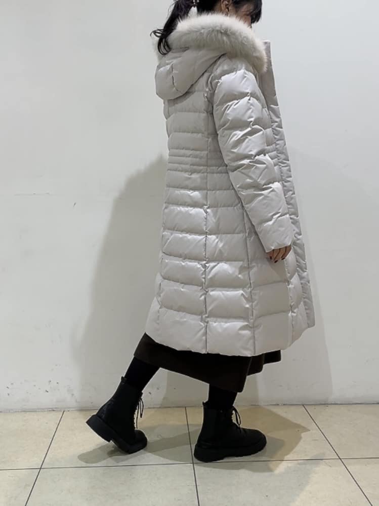 watanabeさんの「UNTITLED｜【はっ水機能/フード取り外し可/防寒】ロングダウンコート」を使ったコーディネート