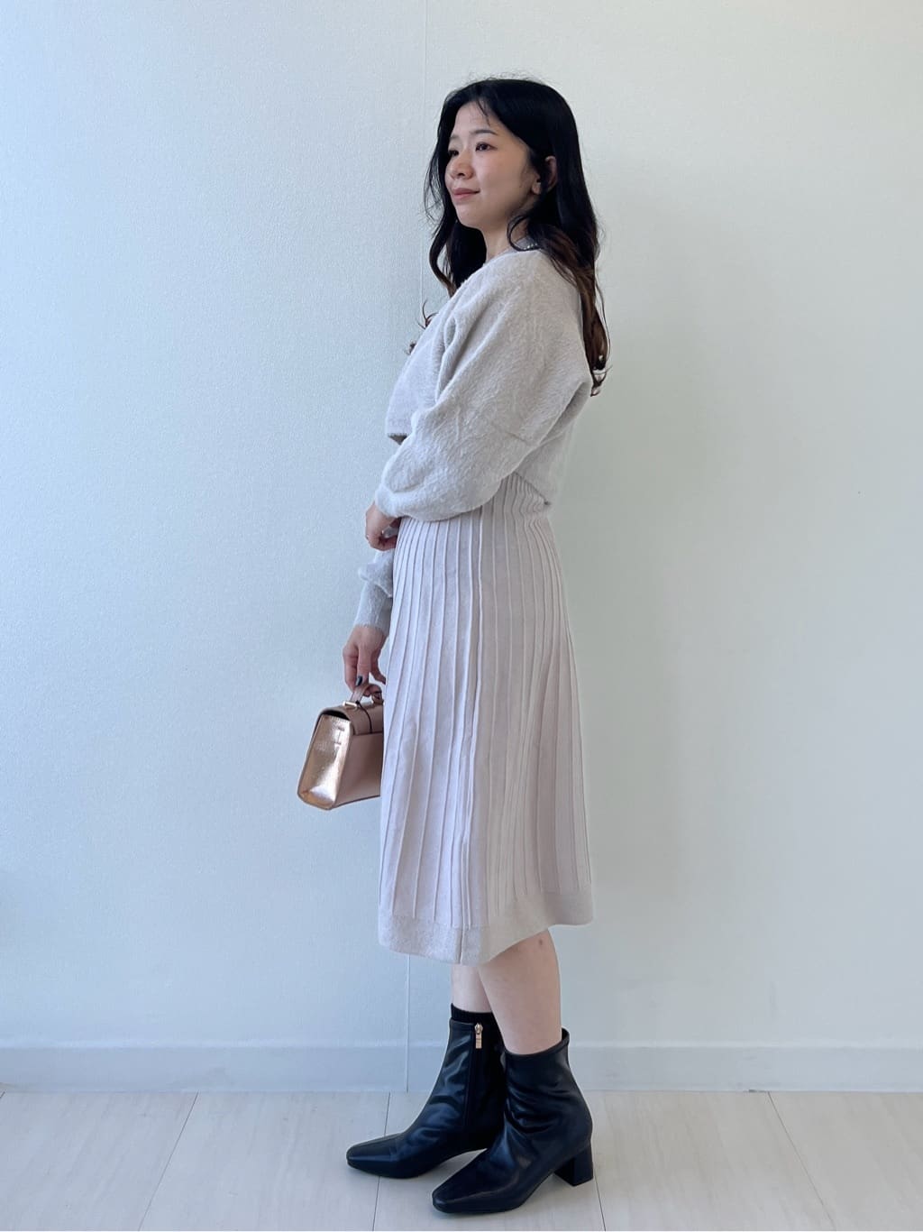Mori Moriさんの「index｜ラメフェザープルオーバーセット ニットワンピース【洗濯機OK】《XS～LL》」を使ったコーディネート