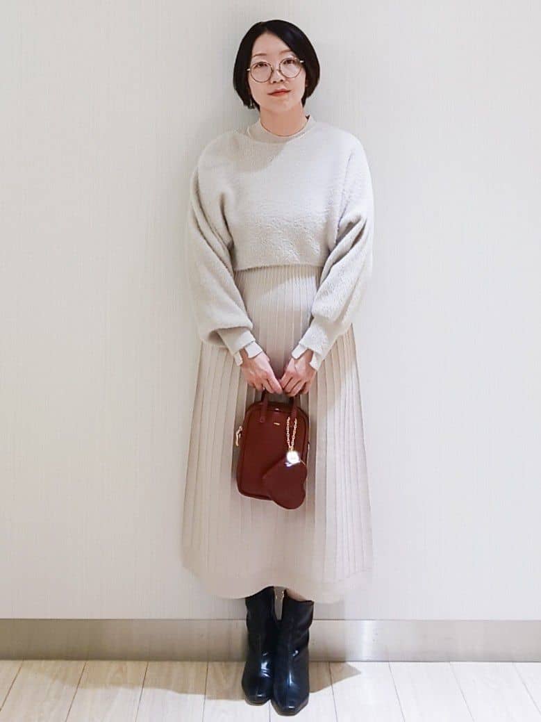 KaHoさんの「index｜ラメフェザープルオーバーセット ニットワンピース【洗濯機OK】《XS～LL》」を使ったコーディネート