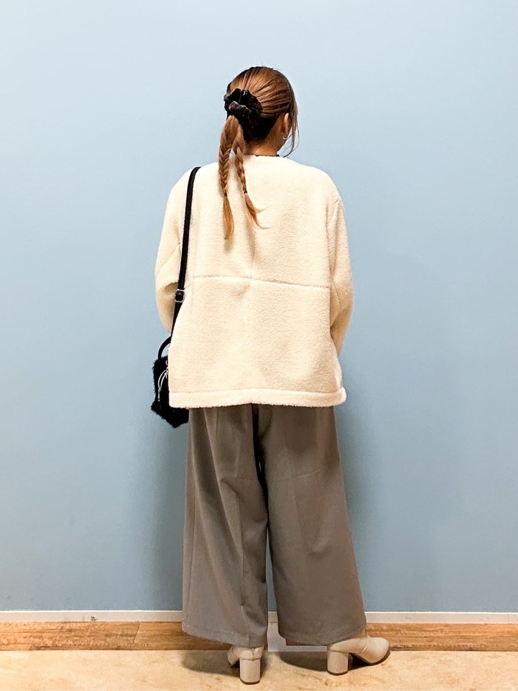 mikoさんの「SHOO･LA･RUE｜【洗濯機可】即サマになる ノーカラー ボアブルゾン」を使ったコーディネート