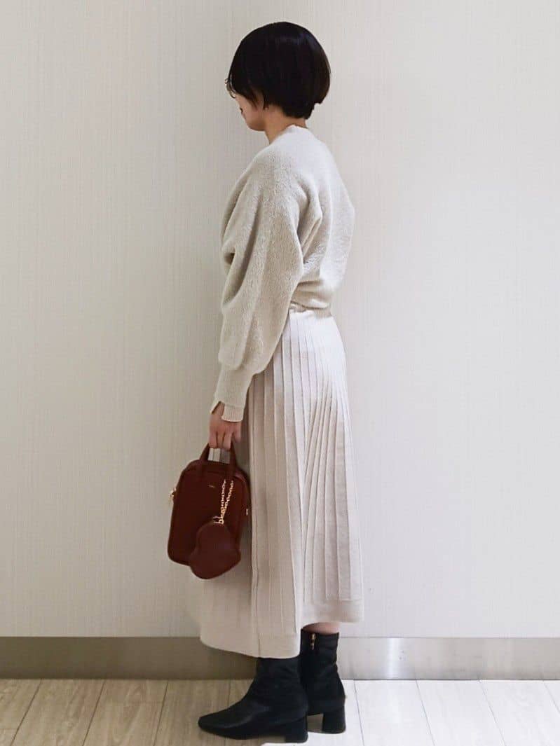 KaHoさんの「index｜ラメフェザープルオーバーセット ニットワンピース【洗濯機OK】《XS～LL》」を使ったコーディネート