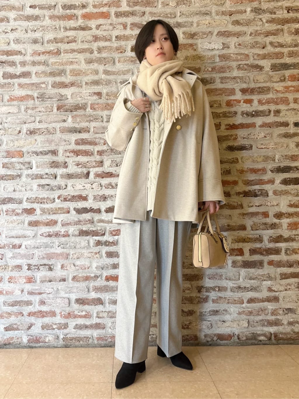 しばさんの「THE SHOP TK｜クラシカルな装い ウールライクスタンドカラーコート」を使ったコーディネート
