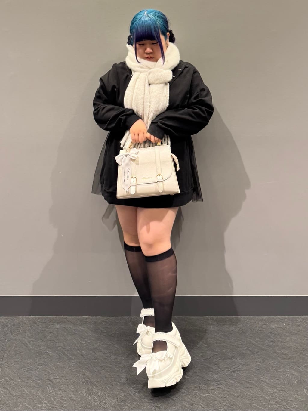 sayakaさんの「ESPERANZA｜フェイクパール使いストール」を使ったコーディネート