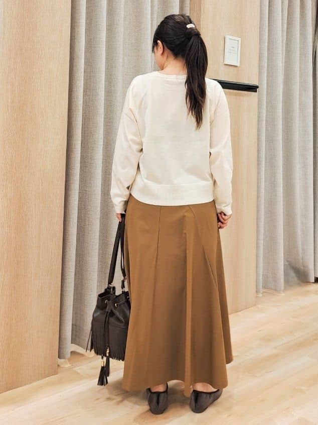 ふるさんの「grove｜最終お値下げ！！【洗える/毛玉軽減】天竺ラグランスリーブプルオーバー」を使ったコーディネート