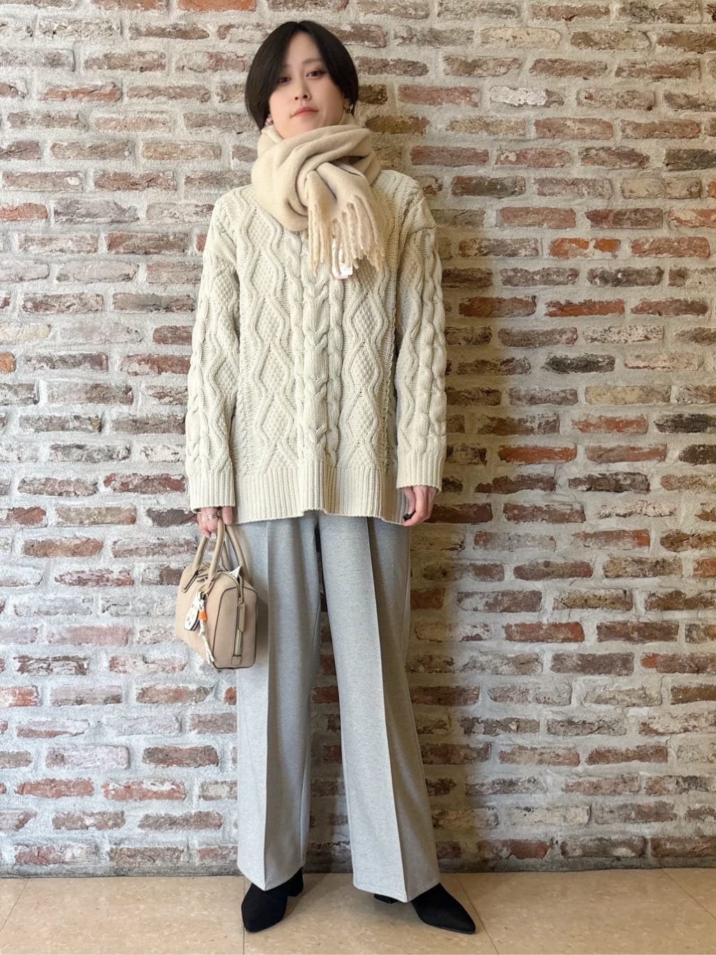 しばさんの「THE SHOP TK｜クラシカルな装い ウールライクスタンドカラーコート」を使ったコーディネート