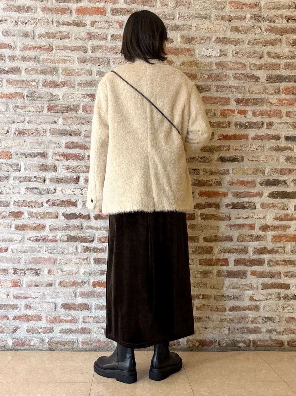 しばさんの「THE SHOP TK｜纏うだけで大人上品 シャギーチェスターハーフコート」を使ったコーディネート