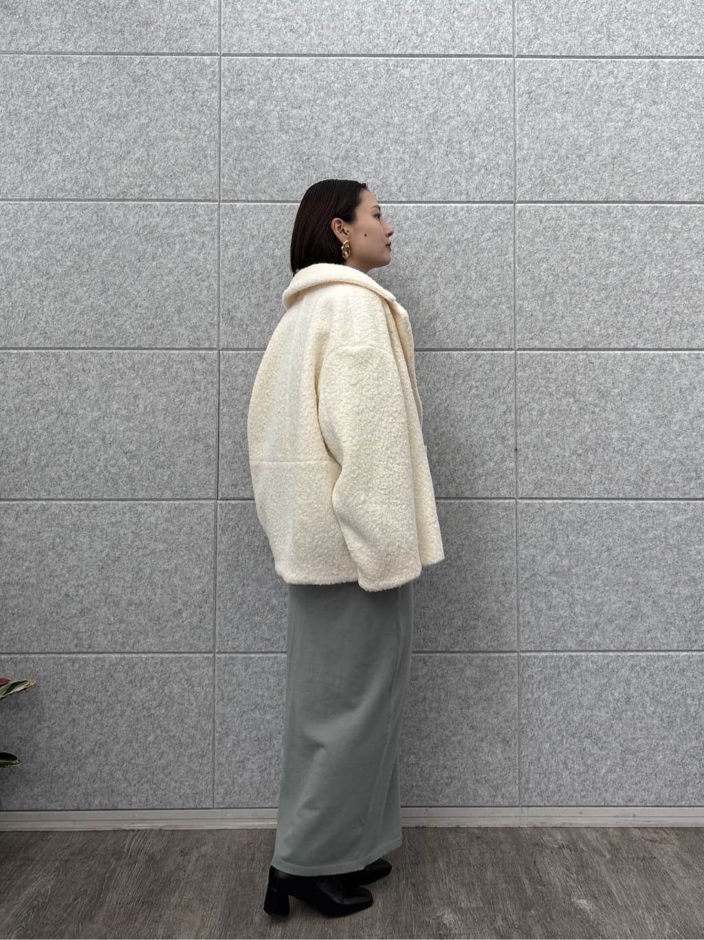 ayanoさんの「INDIVI｜ドレープオフショルニットワンピース」を使ったコーディネート