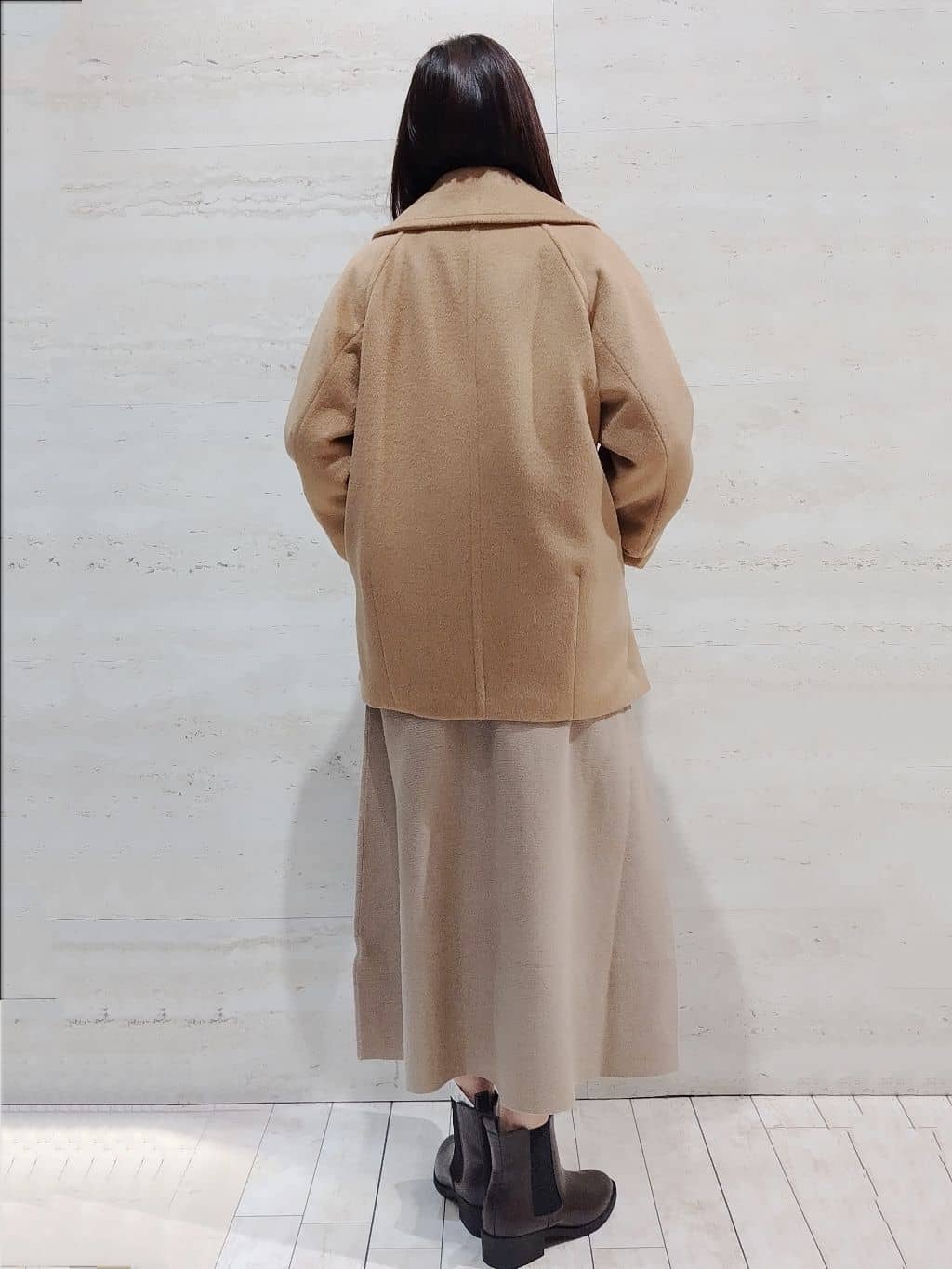 よしみさんの「OPAQUE.CLIP｜カシミヤブレンドウールミドルピーコート」を使ったコーディネート