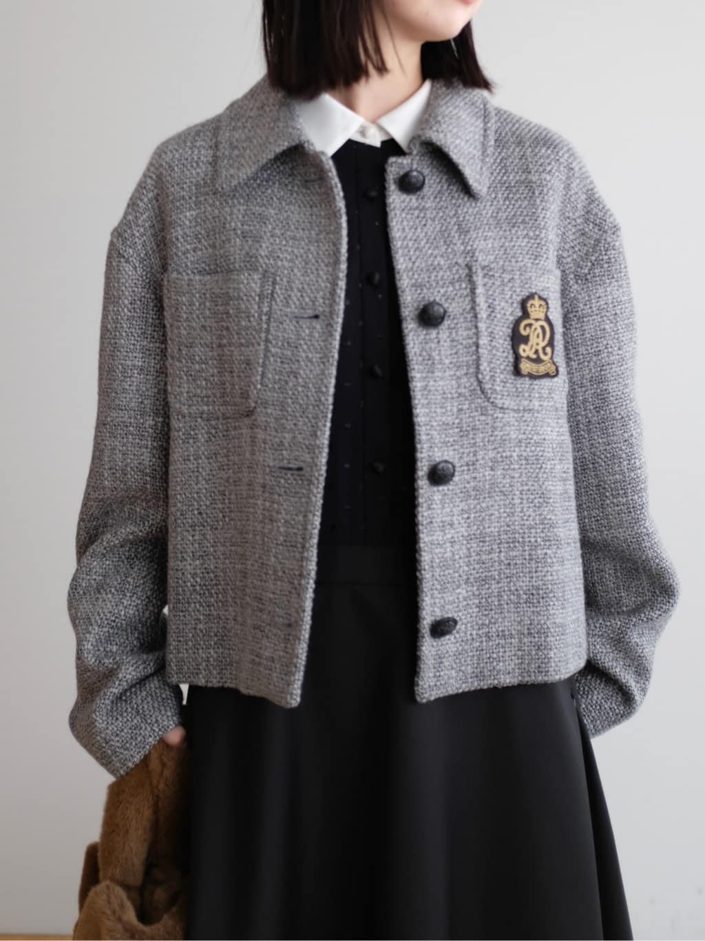 Kishimotoさんの「DRESSTERIOR｜◆エンブレムショートブルゾン」を使ったコーディネート