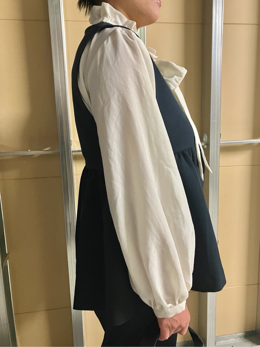 Rさんの「THE SHOP TK｜【通勤・きちんと見えに】ダブルクロス ペプラムジレ/セットアップ可」を使ったコーディネート
