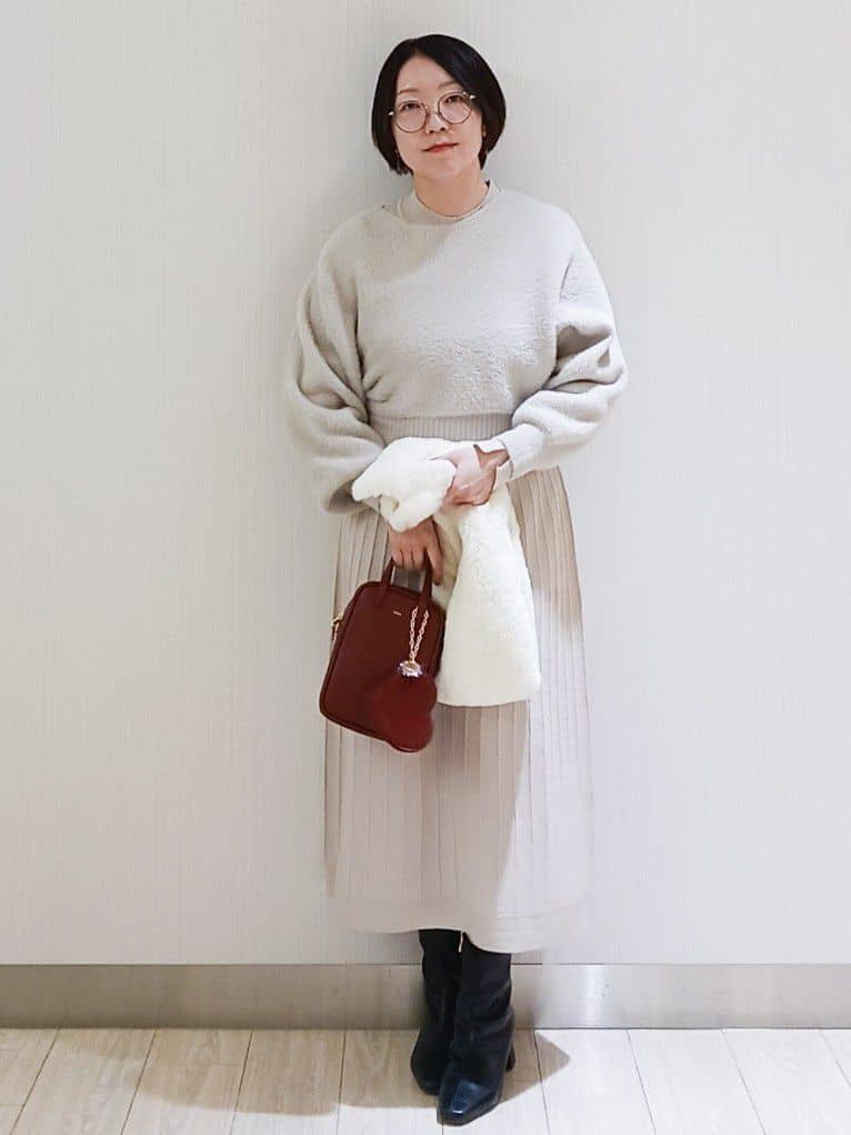 KaHoさんの「index｜ラメフェザープルオーバーセット ニットワンピース【洗濯機OK】《XS～LL》」を使ったコーディネート