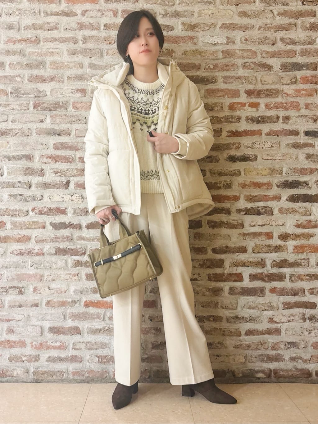 しばさんの「THE SHOP TK｜【すっきり見えシルエット】上品ふわもこ中綿ブルゾン」を使ったコーディネート