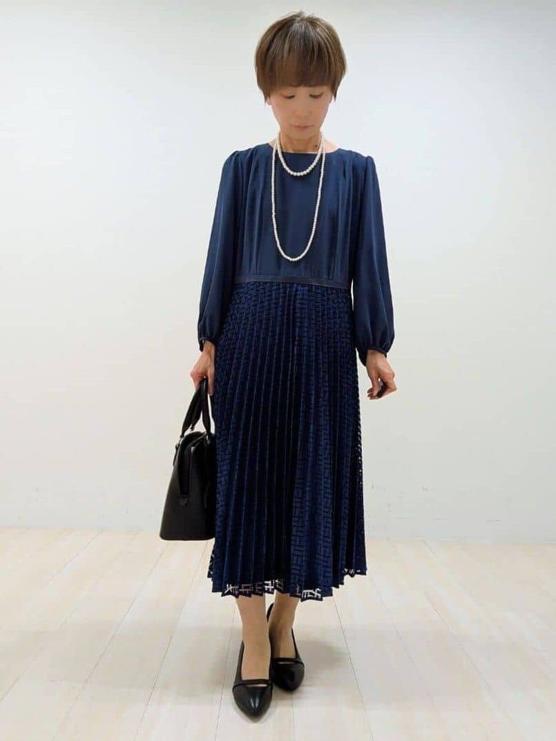 nishiさんの「Reflect｜【SS-4Lサイズ】シフォン&times;幾何柄レースプリーツワンピース」を使ったコーディネート