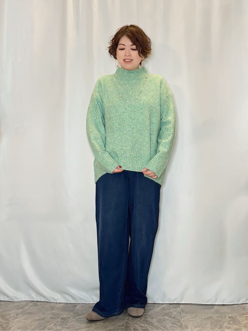 たみさんの「SHOO･LA･RUE｜【洗濯機可/S-LL】インせず着られる ふわふわハイネックニット」を使ったコーディネート