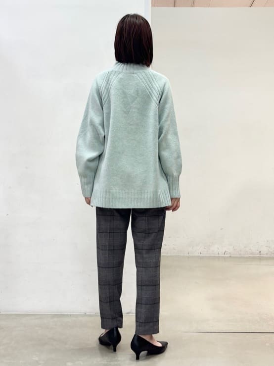 fujiさんの「THE SHOP TK｜ふんわり柔らかきれい色 ウール混ハイネックニット」を使ったコーディネート