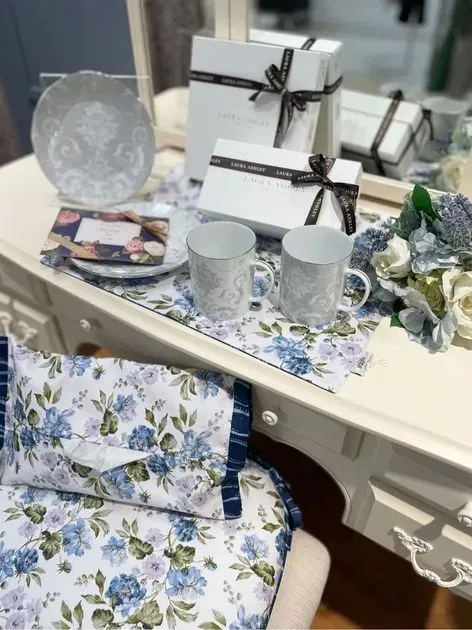【新品♡９点セット】ローラアシュレイジョゼッテ柄食器タオルセットホワイトグレー ジョゼッテ柄 プレートペアセット（食器） | LAURA ASHLEY HOME
