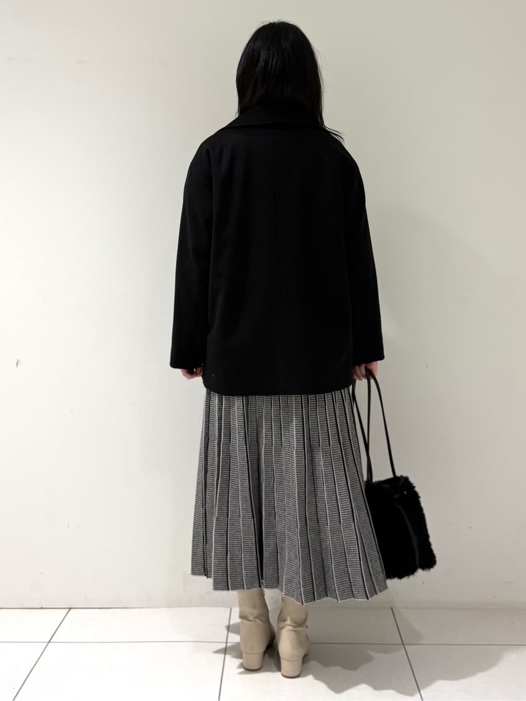 momokoさんの「INDIVI｜【洗える】エアリーシャギートップス」を使ったコーディネート
