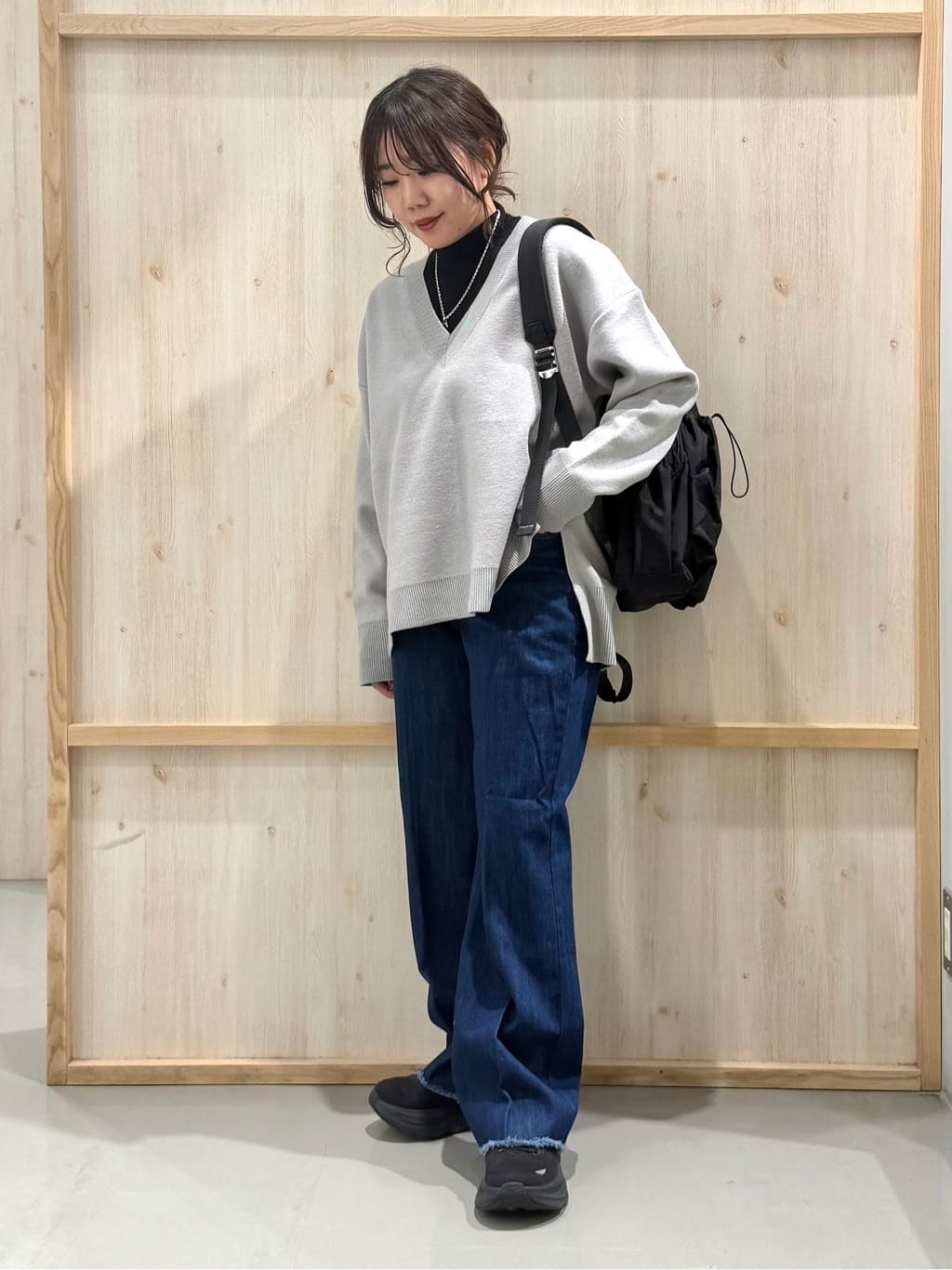 nanaさんの「THE SHOP TK｜【体型カバー】ゆったり サイドスリットニット」を使ったコーディネート
