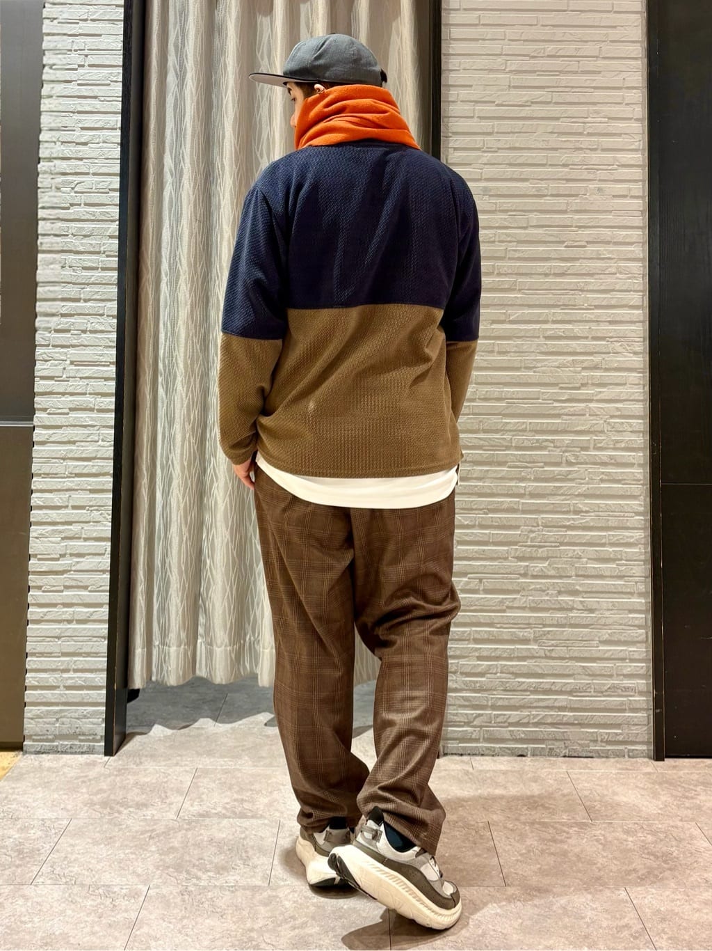 Pーyamaさんの「THE SHOP TK｜バイカラー モール風長袖Tシャツ」を使ったコーディネート