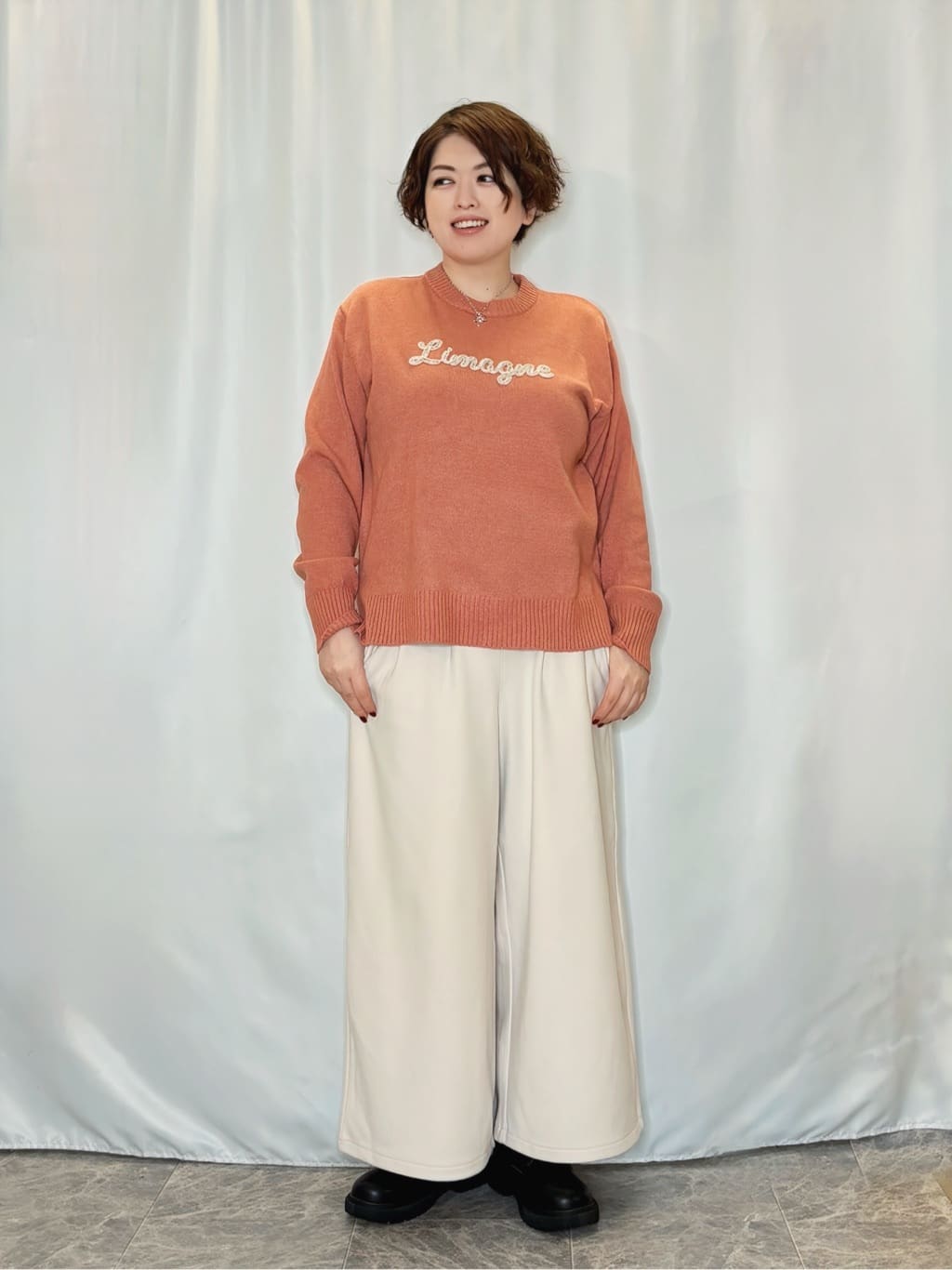 たみさんの「SHOO･LA･RUE｜【S-LL/洗濯機可】ふわふわがやみつきになる柔らかさ スウェットライクロゴニット」を使ったコーディネート