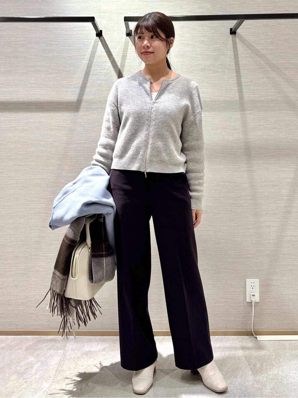 nanaさんの「UNTITLED｜【ゆったりサイズ／着丈短め】ジップニットカーディガン」を使ったコーディネート