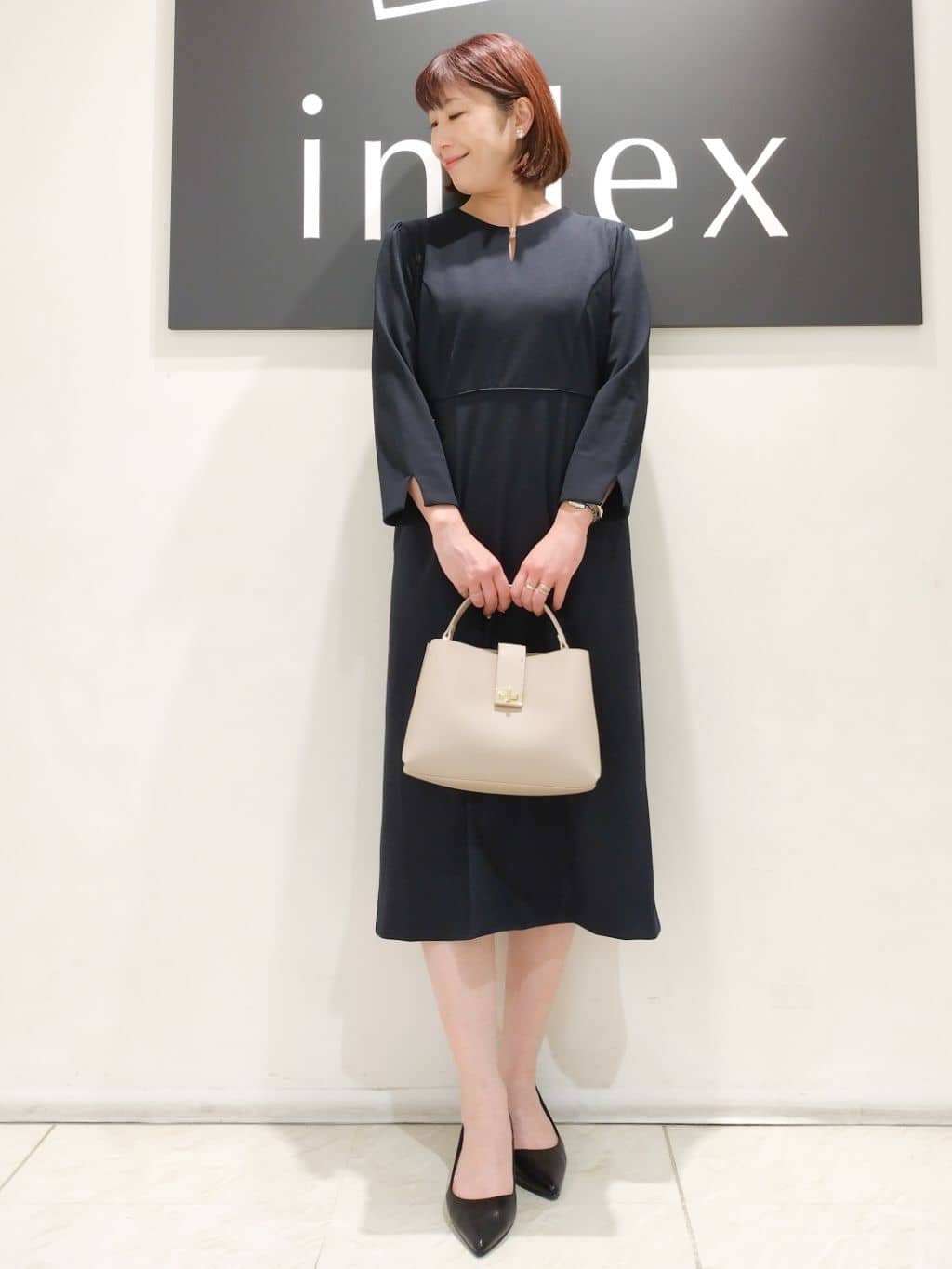 n.さんの「index｜ストレッチキーネックワンピース【洗濯機OK／イージーアイロン】」を使ったコーディネート