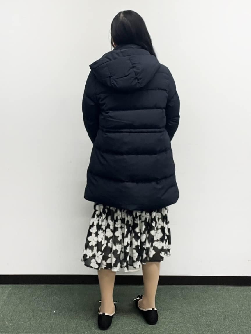 Hitomiさんの「index｜KAWADAダウンドロストミドルコート【撥水／洗濯機OK／2WAY／静電気防止裏地】《XS～3L》」を使ったコーディネート