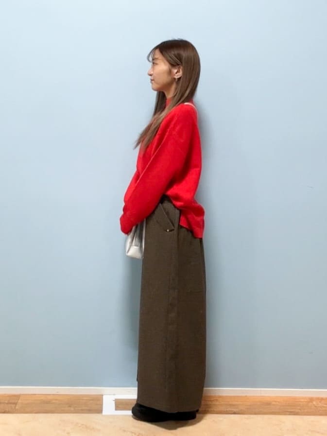mikoさんの「SHOO･LA･RUE｜【洗濯機可/S-LL】厚すぎない　ゆったりシンプルもちもちニット」を使ったコーディネート