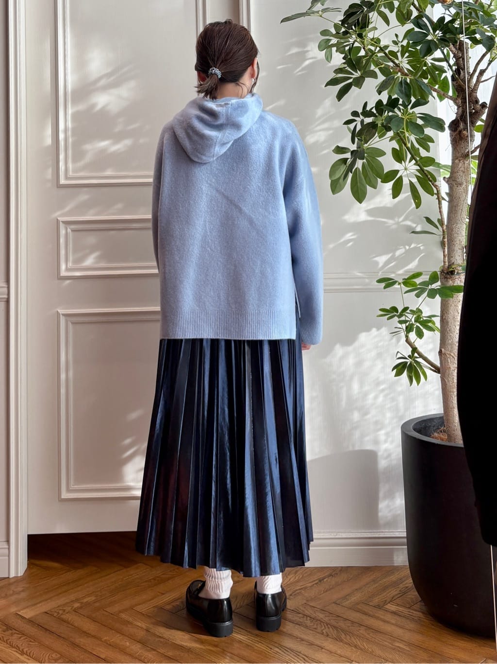 nakaoさんの「DRESSTERIOR｜◆【洗える/ストレッチ性/オンオフ】箔プリントプリーツスカート」を使ったコーディネート