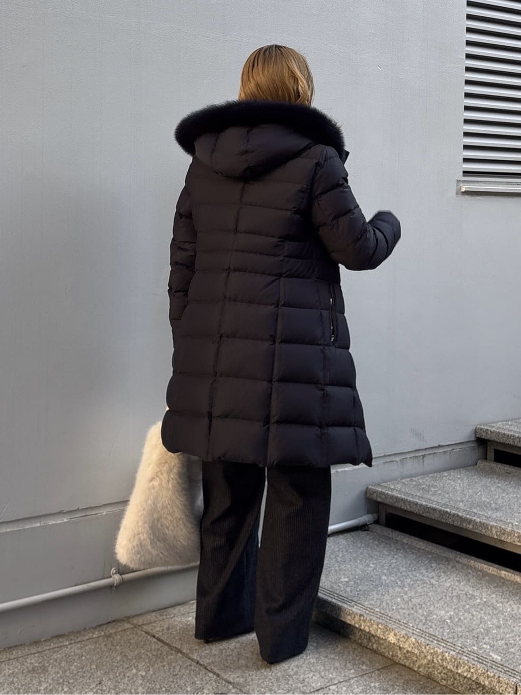 kotakiさんの「INDIVI｜【名品／撥水／抗菌防臭】ロング丈リサイクルダウンコート」を使ったコーディネート