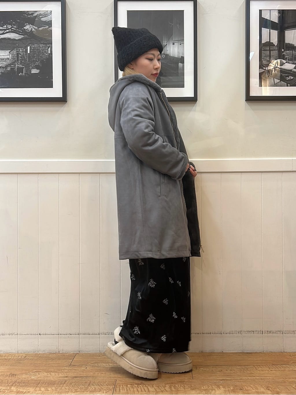 あんこさんの「SHOO･LA･RUE｜大人な小花柄が魅力の 刺繍ベロア調ナロースカート」を使ったコーディネート