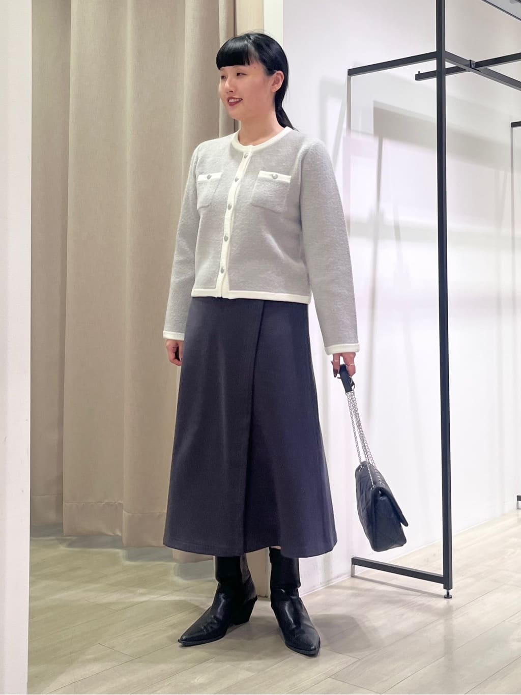 hasuさんの「INDIVI｜【ミニブークレ素材】ジャケットライクカーディガン」を使ったコーディネート