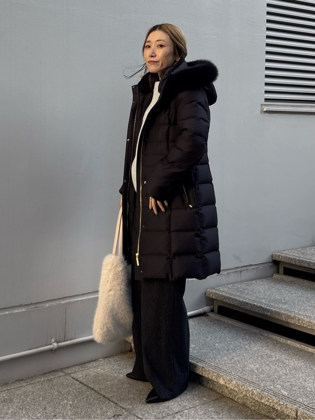 kotakiさんの「INDIVI｜【名品／撥水／抗菌防臭】ロング丈リサイクルダウンコート」を使ったコーディネート