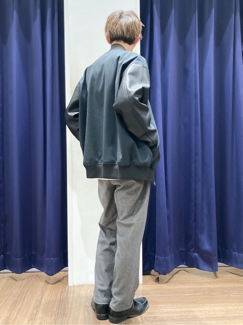 つーじーさんの「THE SHOP TK｜【1ランク上の大人カジュアルに】異素材コンビ リブブルゾン」を使ったコーディネート