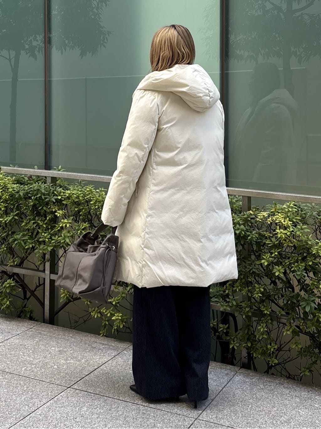 kotakiさんの「INDIVI｜【撥水／洗える】ステッチレス ロングダウンコート」を使ったコーディネート