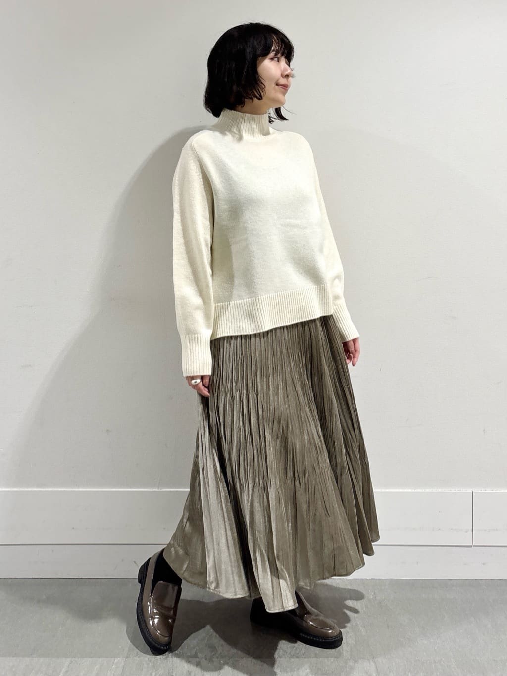 モエカさんの「UNTITLED｜【8色展開/洗える】ウールカシミヤ ハイネックニット」を使ったコーディネート
