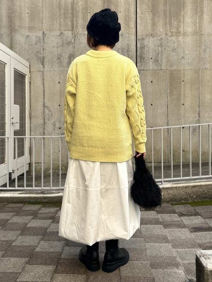 ga_riさんの「THE SHOP TK｜【洗える】冬のコーデを盛り上げる マットモール ケーブルニット」を使ったコーディネート