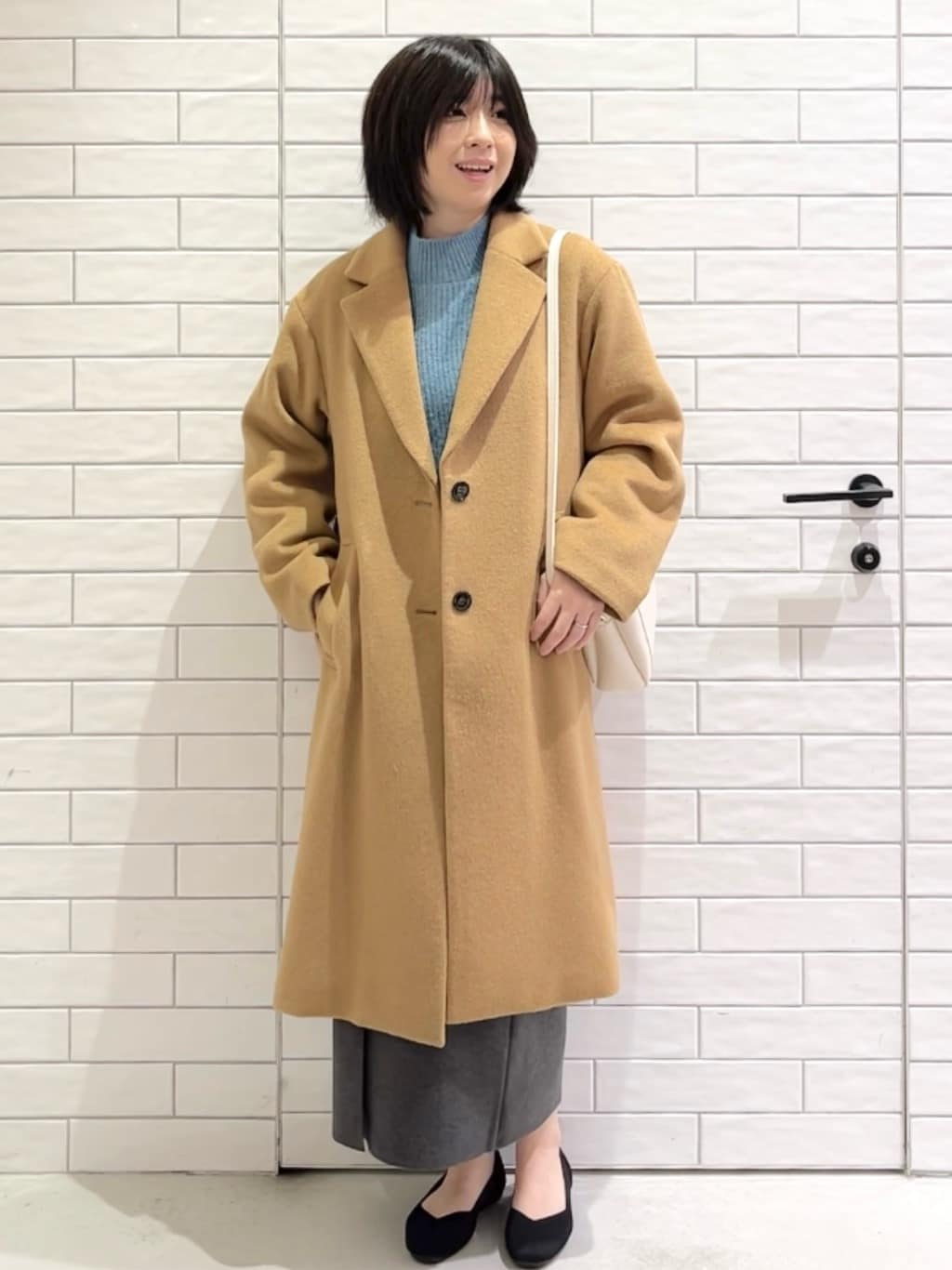 しおりさんの「OPAQUE.CLIP｜カシミヤブレンドウールチェスターコート」を使ったコーディネート