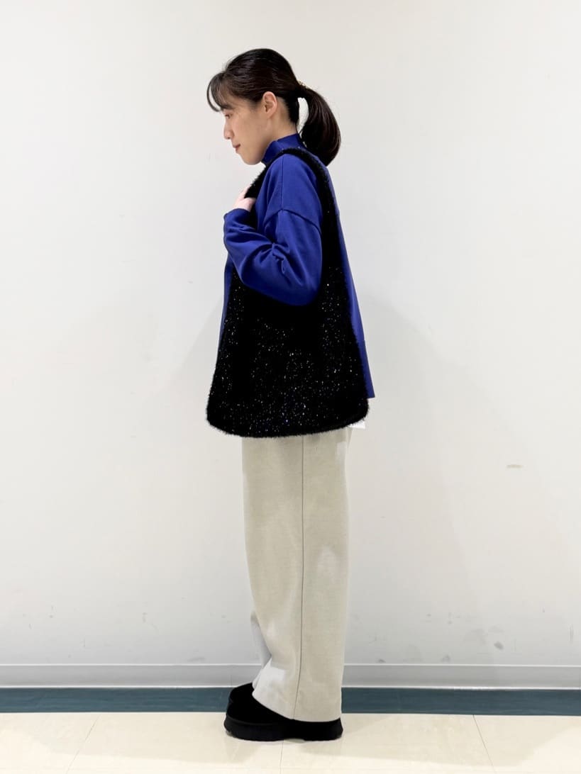 あんづさんの「SHOO･LA･RUE｜【2点セット/洗濯機可/S-LL】着回しがきく もちもちハイネックニット+裾シャツインナー」を使ったコーディネート