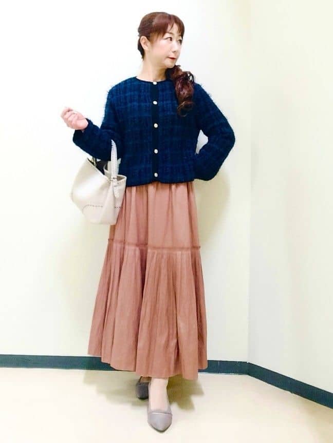 花さんの「Reflect｜【お食事会やお出かけに◎】ふんわりジャカード編みカーディガン」を使ったコーディネート