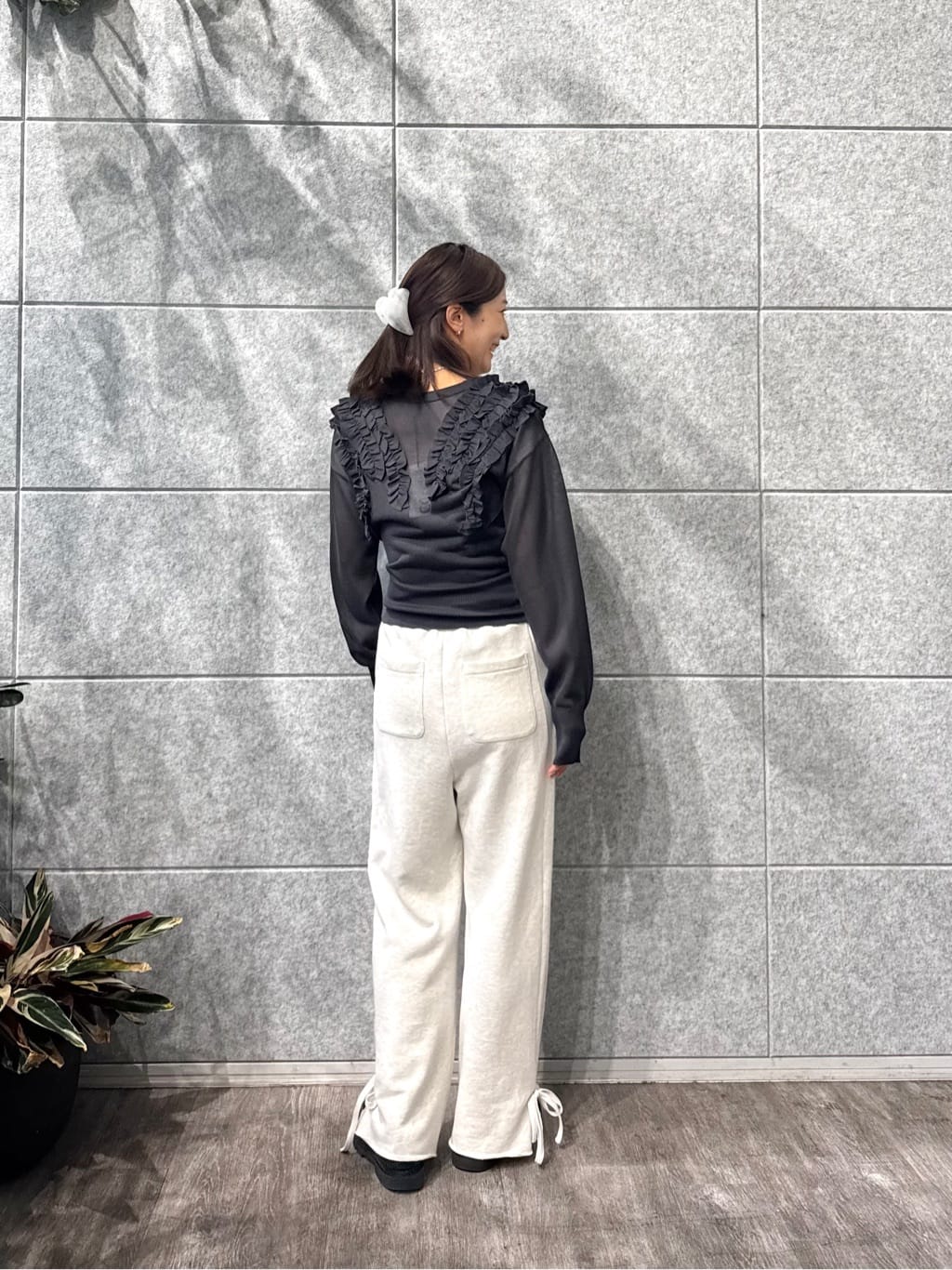 uchi__yamaさんの「CODE A｜3way frill cardigan」を使ったコーディネート