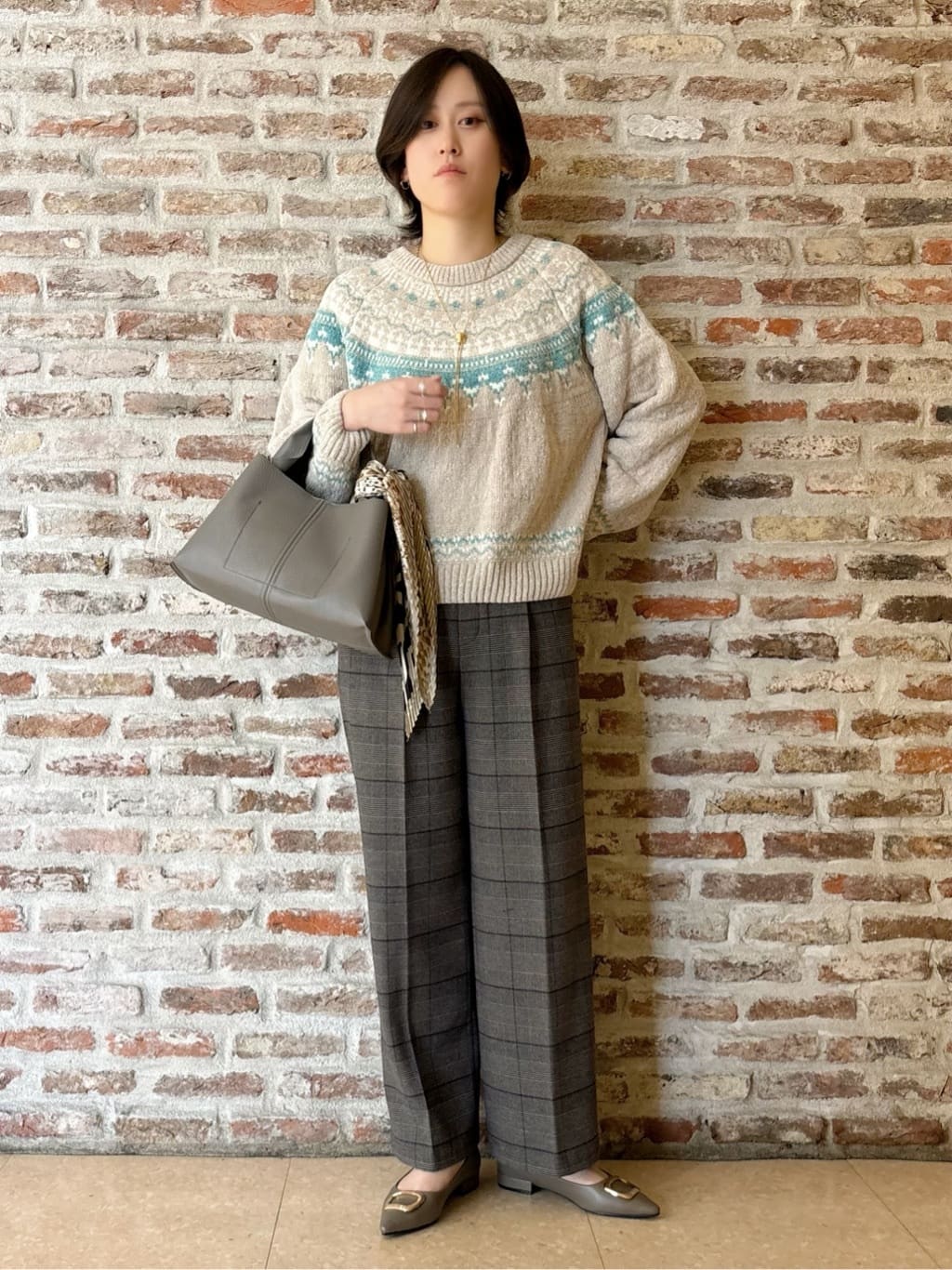 しばさんの「THE SHOP TK｜クラシカルな装い ウールライクスタンドカラーコート」を使ったコーディネート