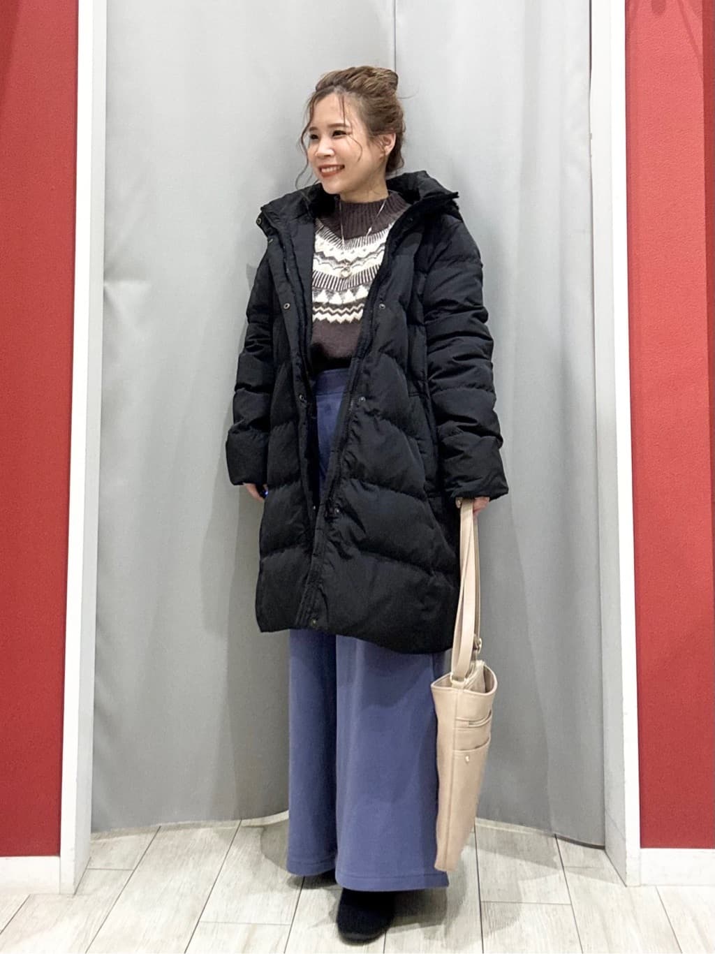 shioさんの「SHOO･LA･RUE｜【洗濯機可/撥水】フェイクファーフード ロングダウン」を使ったコーディネート