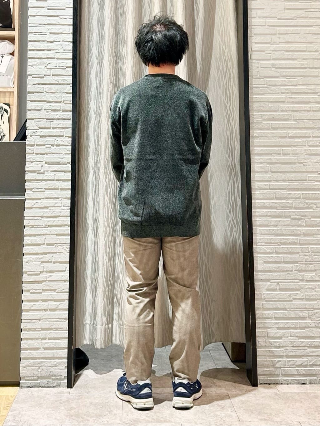 KENJI Iさんの「THE SHOP TK｜【触れるたびに心地良い】ライトモールニット　洗濯機OK/ユニセックスでおすすめ！」を使ったコーディネート